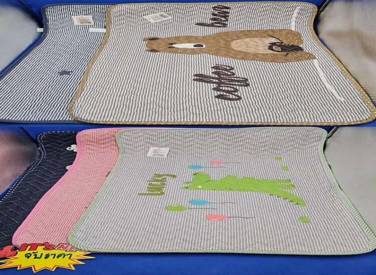 AA พรมเช็ดเท้าการ์ตูนพื้นสี TJ4052 (โหล)